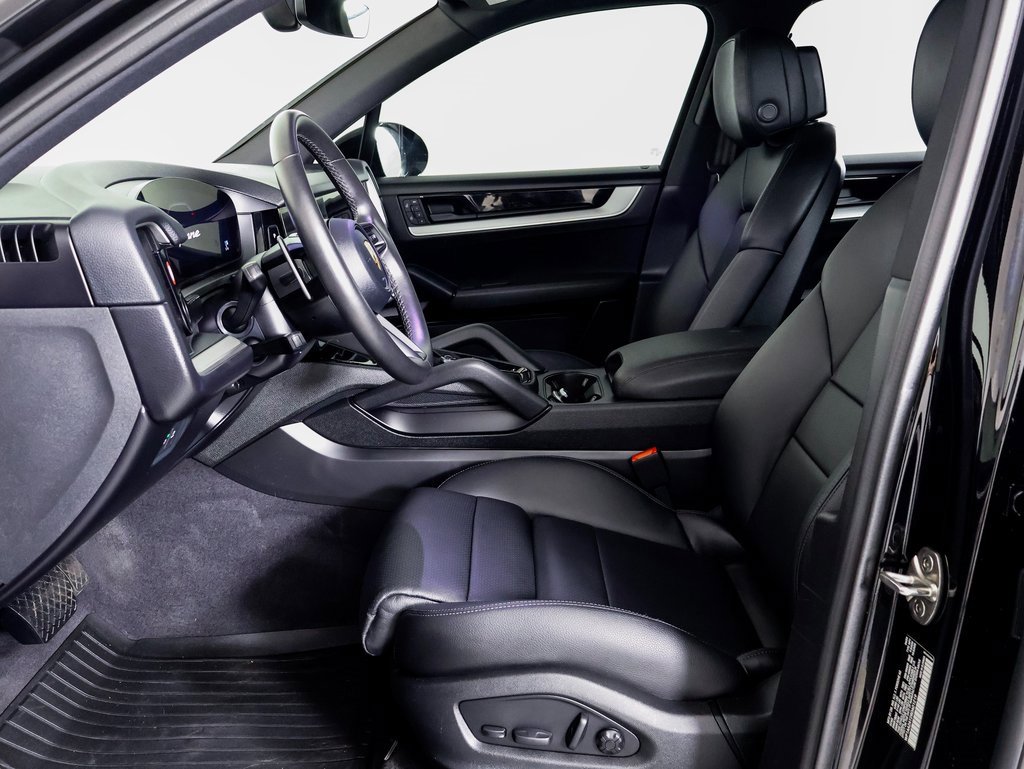 Certified 2024 Porsche Cayenne image 5