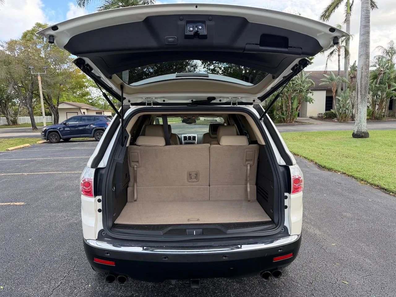 Used 2011 GMC Acadia SLT image 35