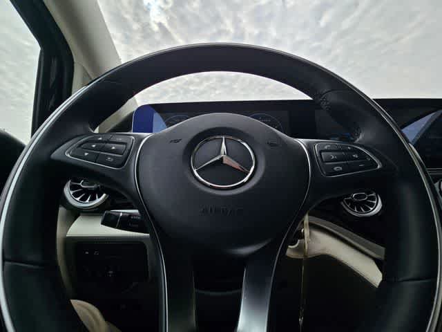 Used 2023 Mercedes-Benz Metris Passenger image 23