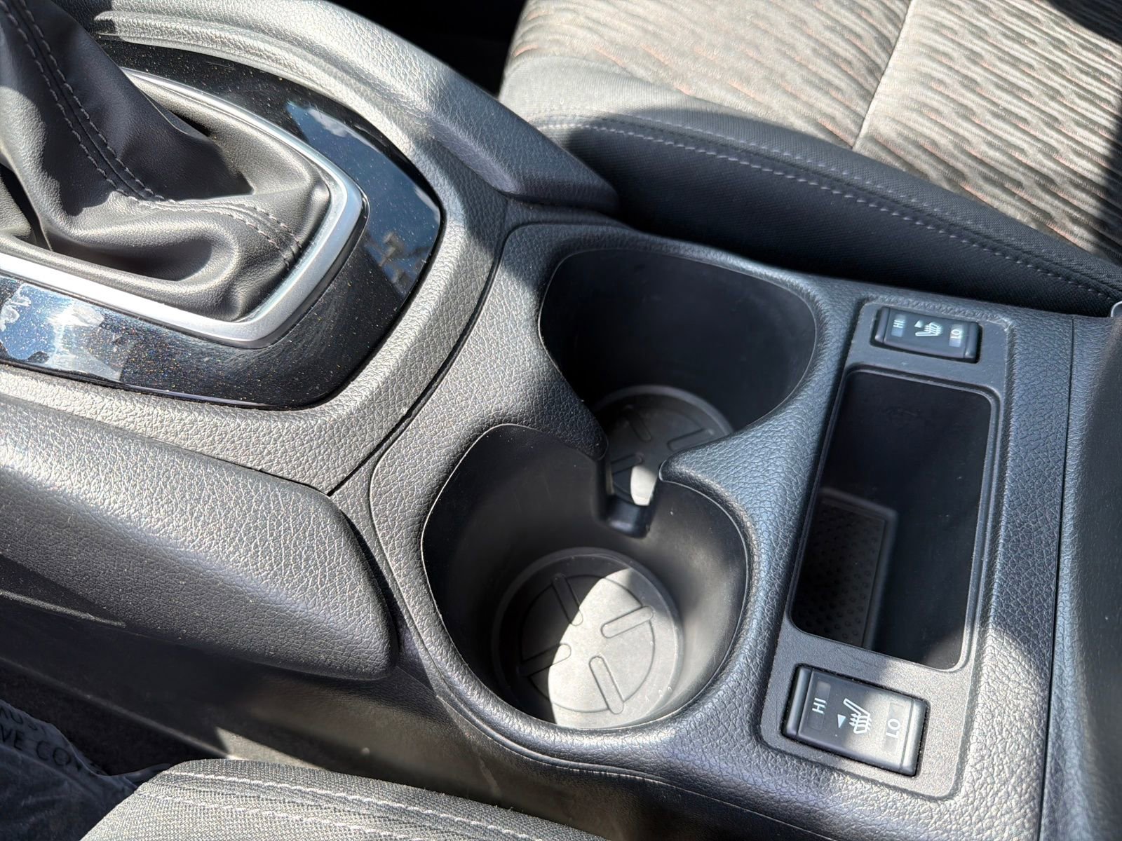 Used 2020 Nissan Rogue SV image 19