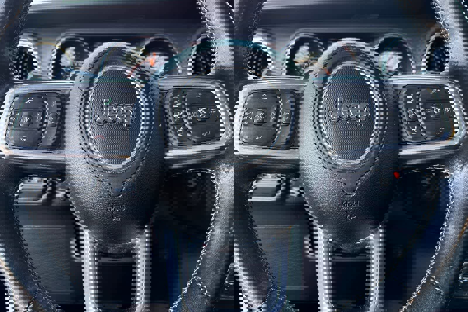 Used 2020 Jeep Gladiator Overland image 25