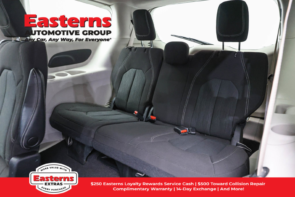 Used 2022 Chrysler Voyager LX FWD image 26
