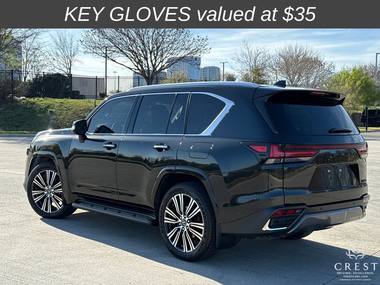 Used 2025 Lexus LX 600 4WD w/ Luxury Package image 4