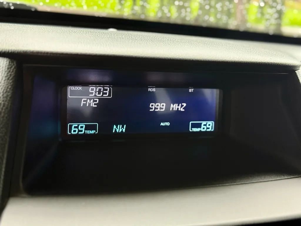 Used 2011 Honda Accord EX-L image 24