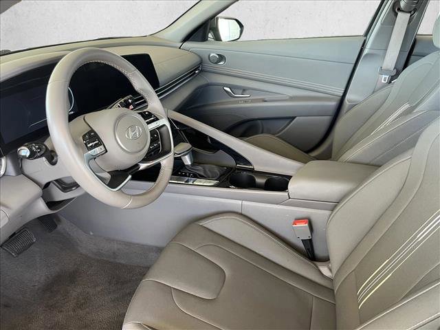 Used 2025 Hyundai Elantra SEL FWD image 9