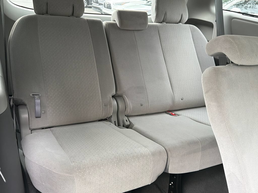 Used 2020 Toyota Sienna LE FWD image 14