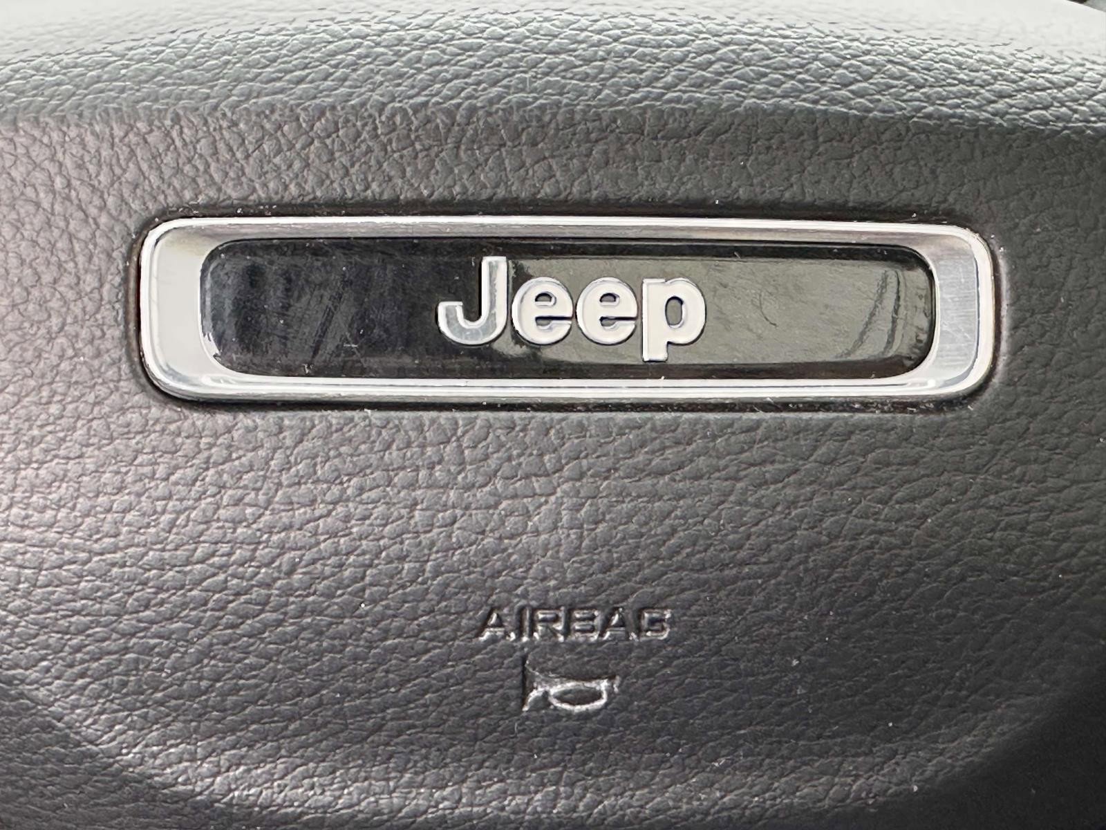 Used 2023 Jeep Grand Cherokee L Limited AWD/4WD image 23