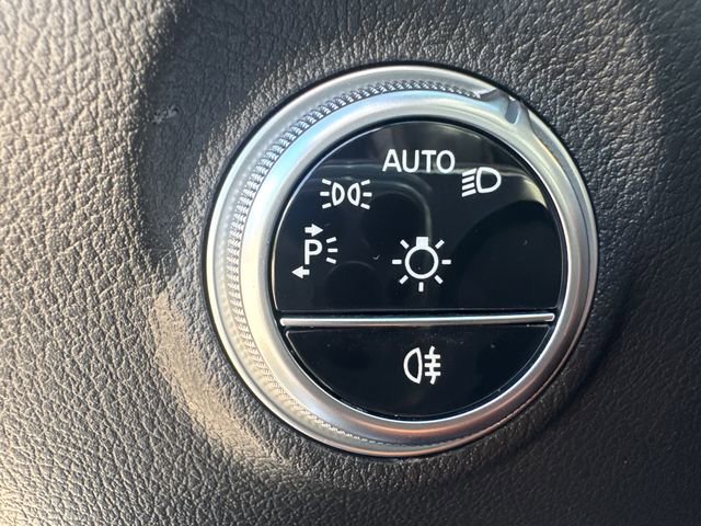 Used 2025 Mercedes-Benz C 300 4MATIC Sedan image 30