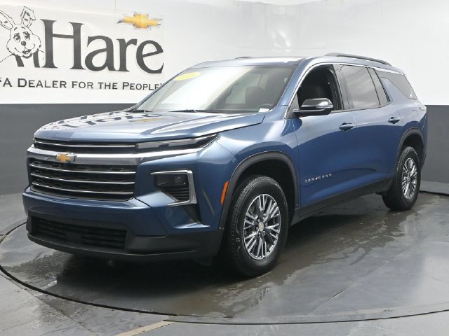 Used 2025 Chevrolet Traverse LT FWD image 41