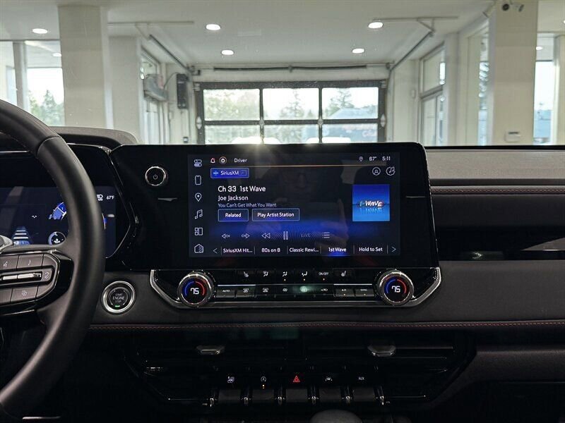 Used 2024 Chevrolet Colorado Z71 w/ Z71 Convenience Package 2 image 24