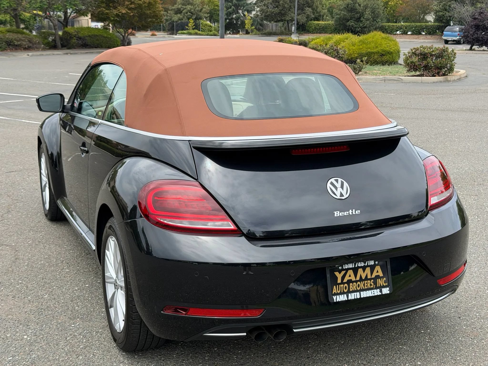Used 2019 Volkswagen Beetle 2.0T Final Edition SEL FWD image 4