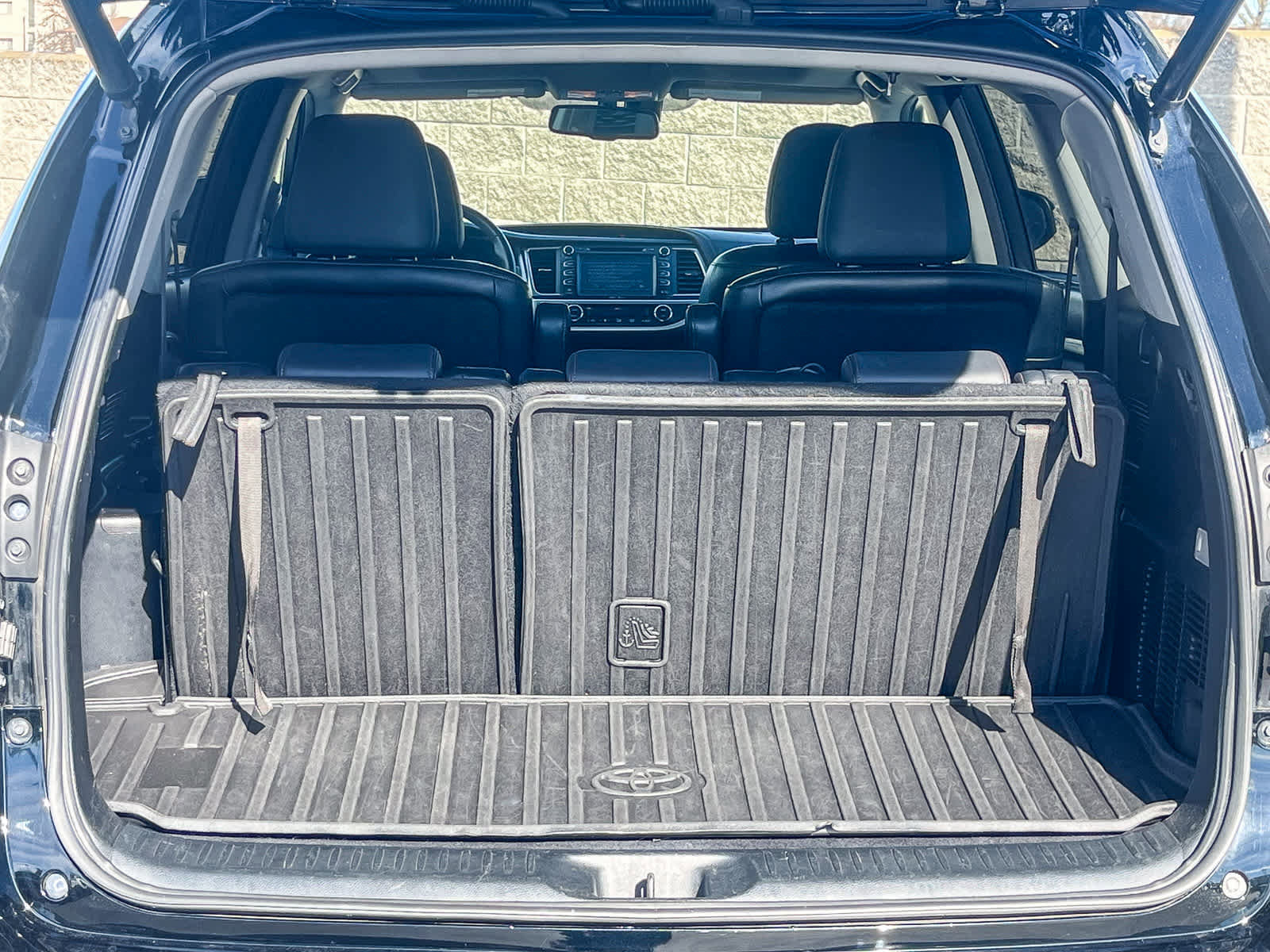 Used 2014 Toyota Highlander Limited Platinum image 26