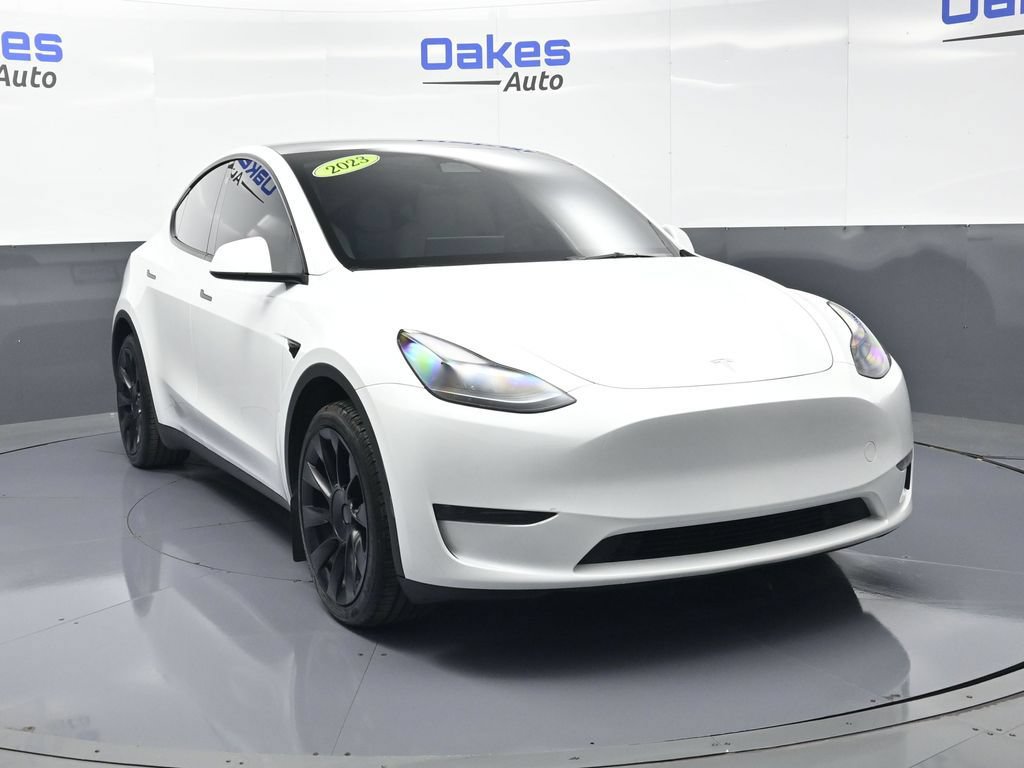 Used 2023 Tesla Model Y Long Range AWD/4WD image 2
