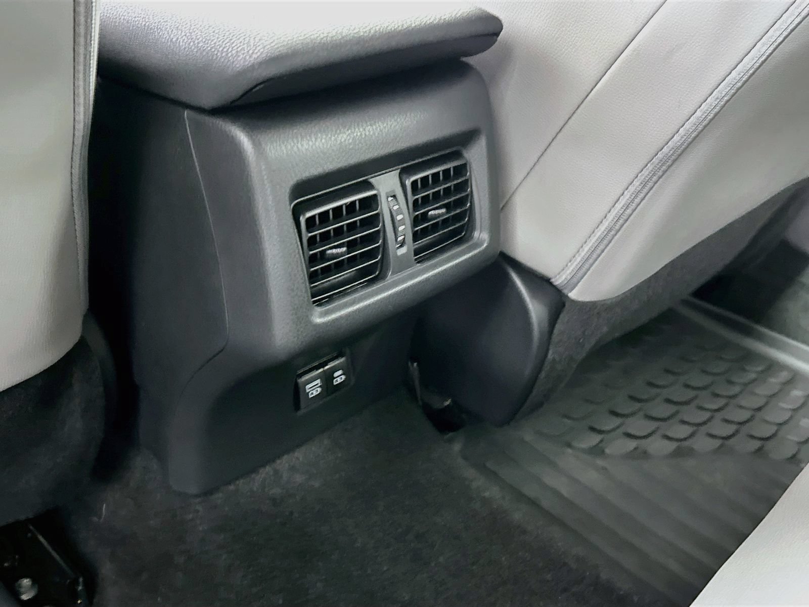 Used 2025 Toyota Camry SE FWD image 24