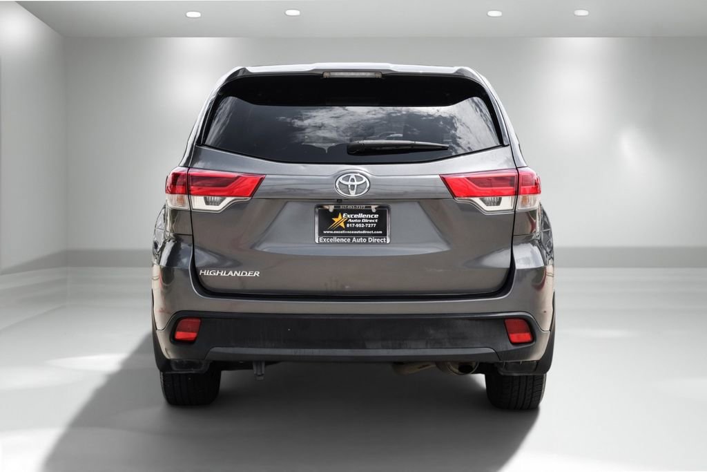 Used 2019 Toyota Highlander LE FWD image 7