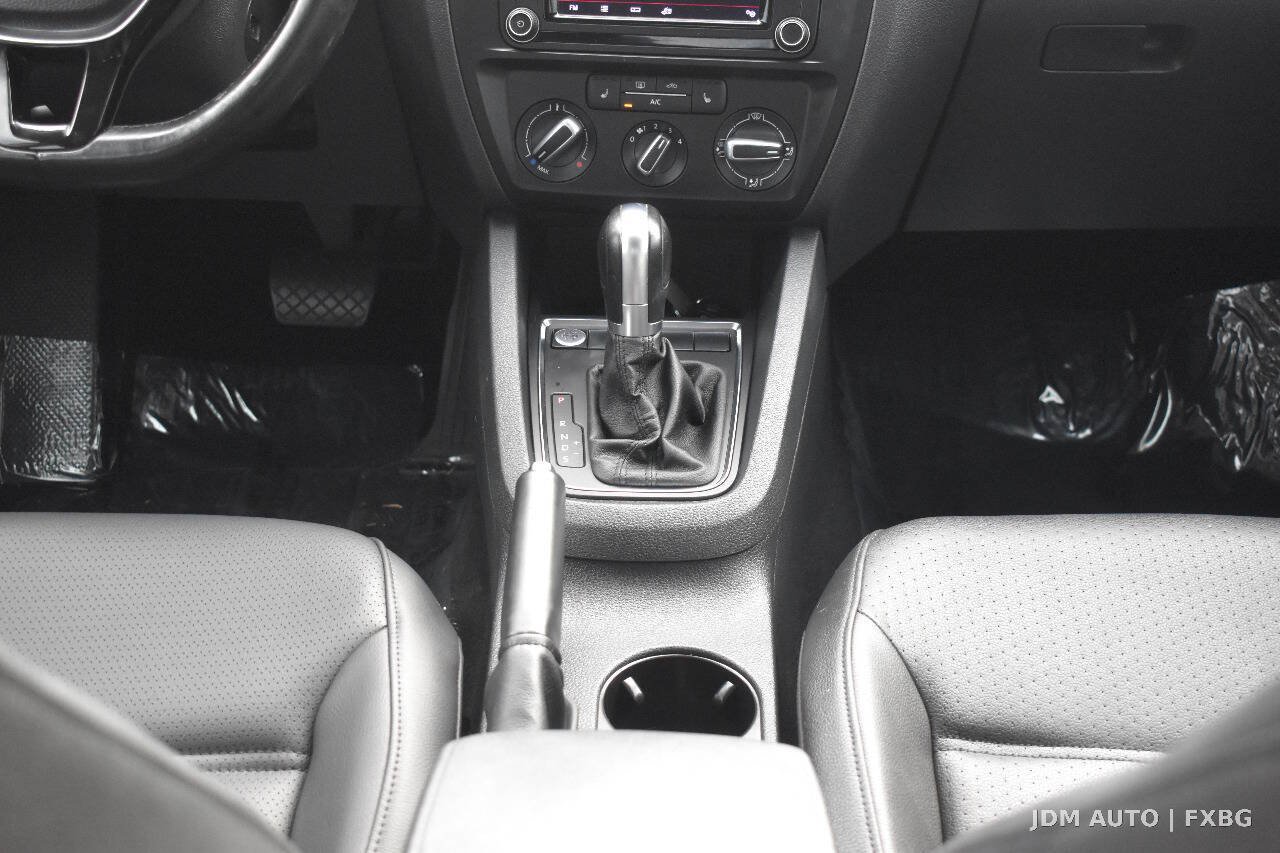 Used 2017 Volkswagen Jetta SE FWD image 26