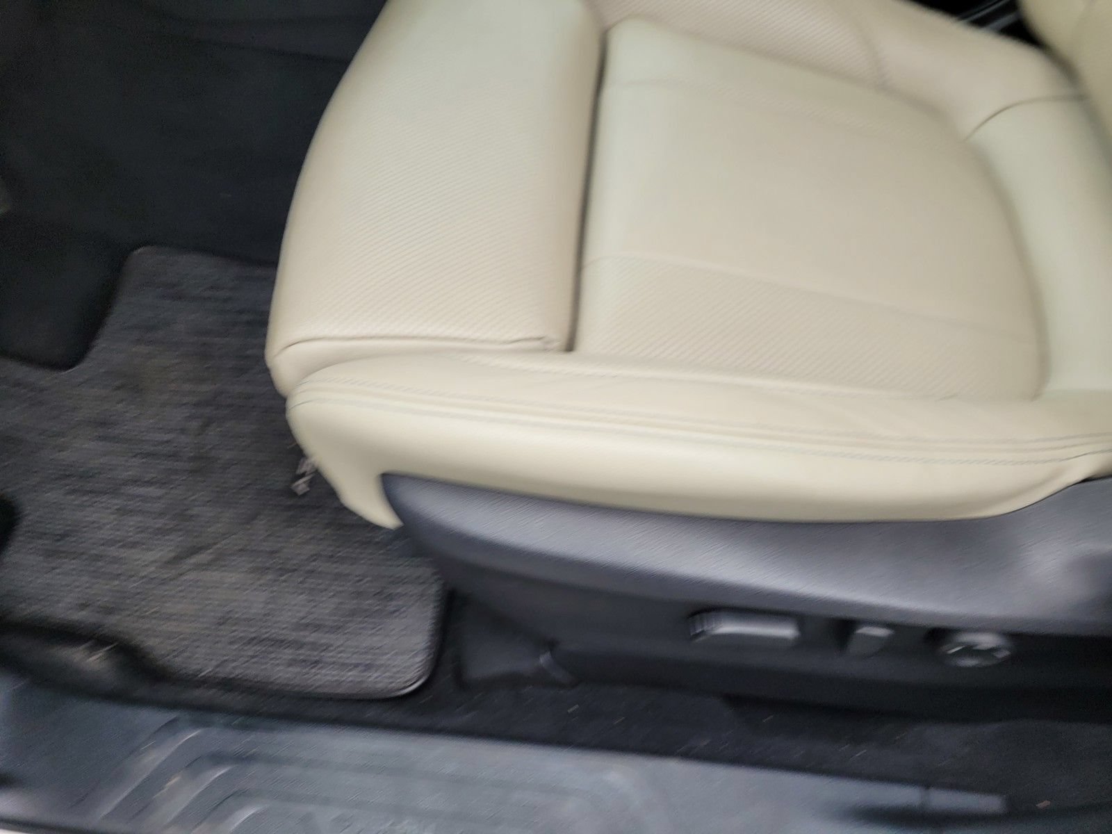 Used 2023 Subaru Ascent Limited AWD/4WD image 19