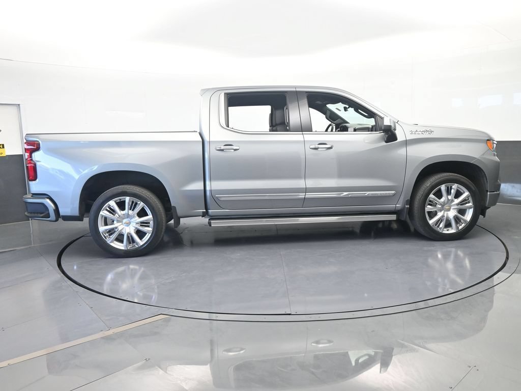 Used 2024 Chevrolet Silverado 1500 High Country w/ Technology Package AWD/4WD image 7
