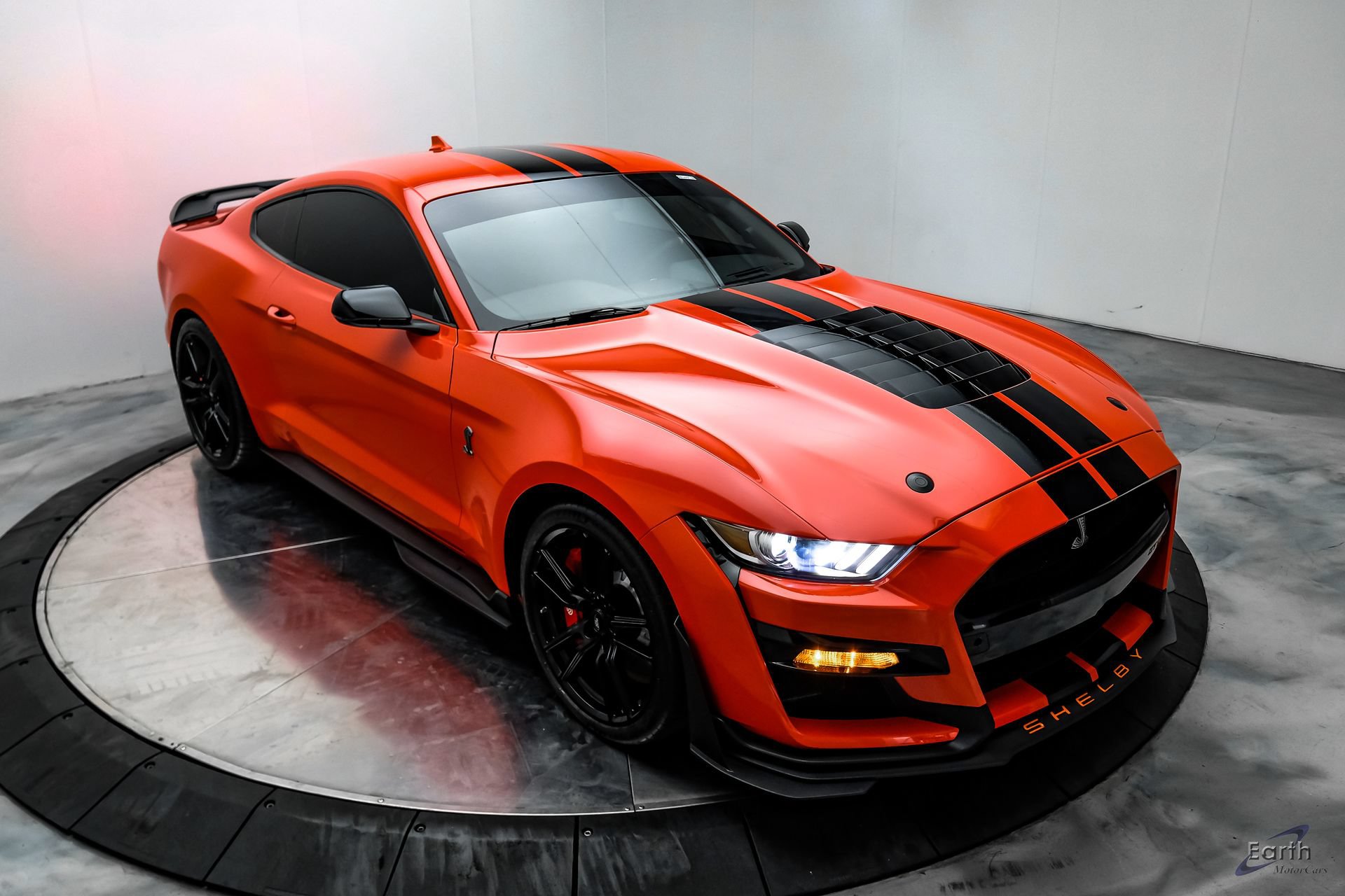 Used 2022 Ford Mustang Shelby GT500 w/ Technology Package RWD image 21