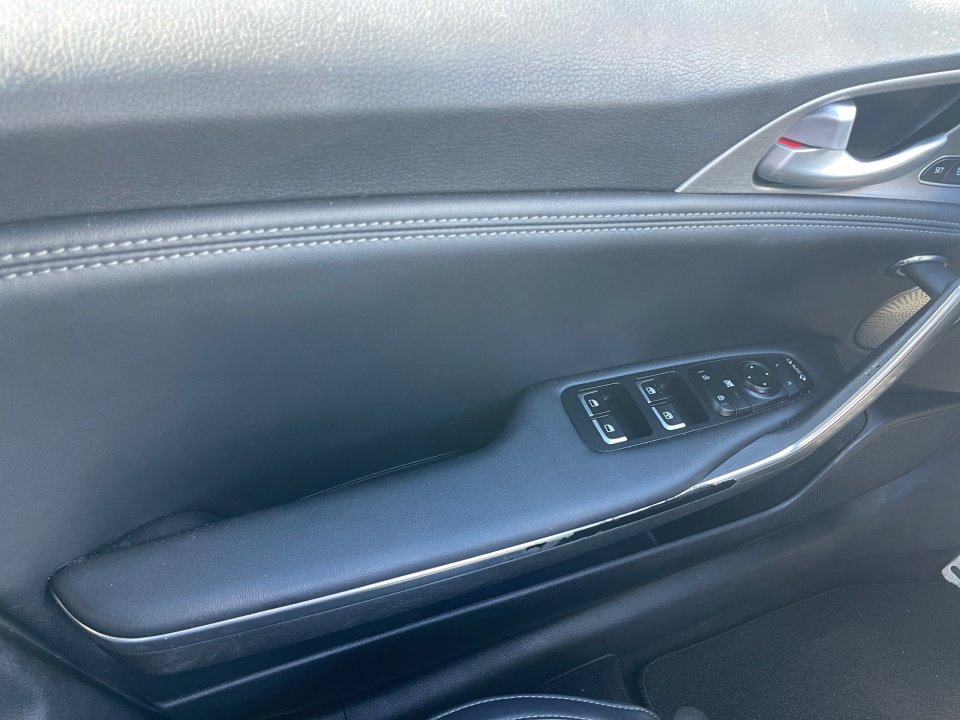 Used 2021 Kia Stinger GT2 image 32