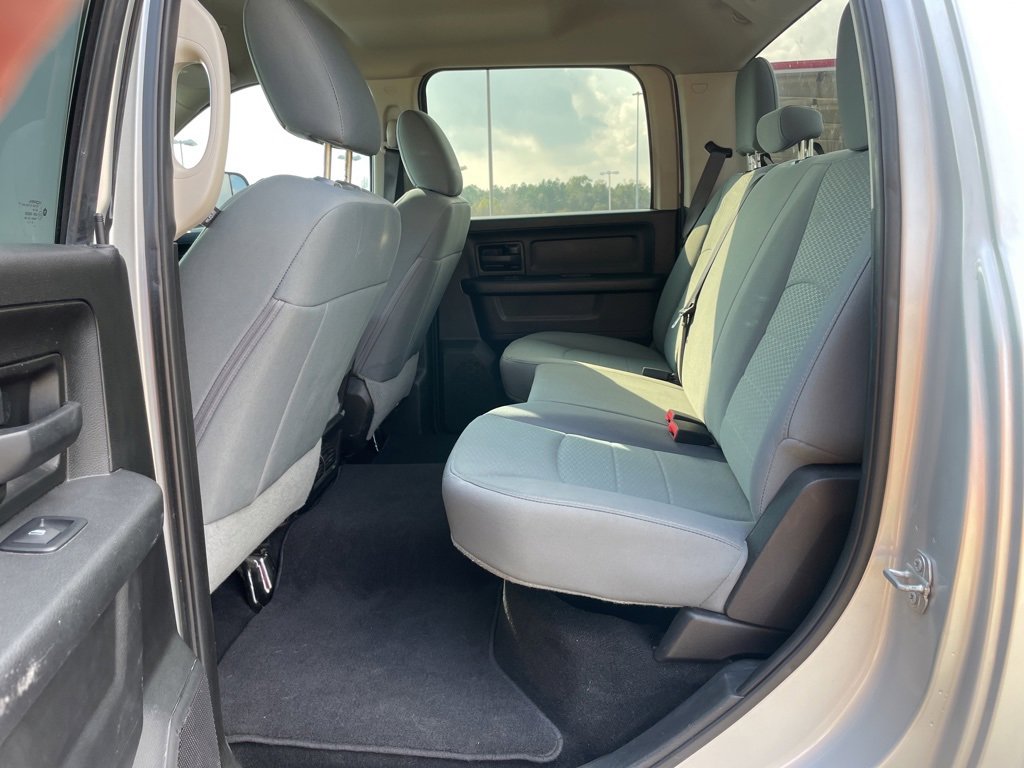 Used 2018 RAM 2500 Tradesman w/ Chrome Appearance Group image 12