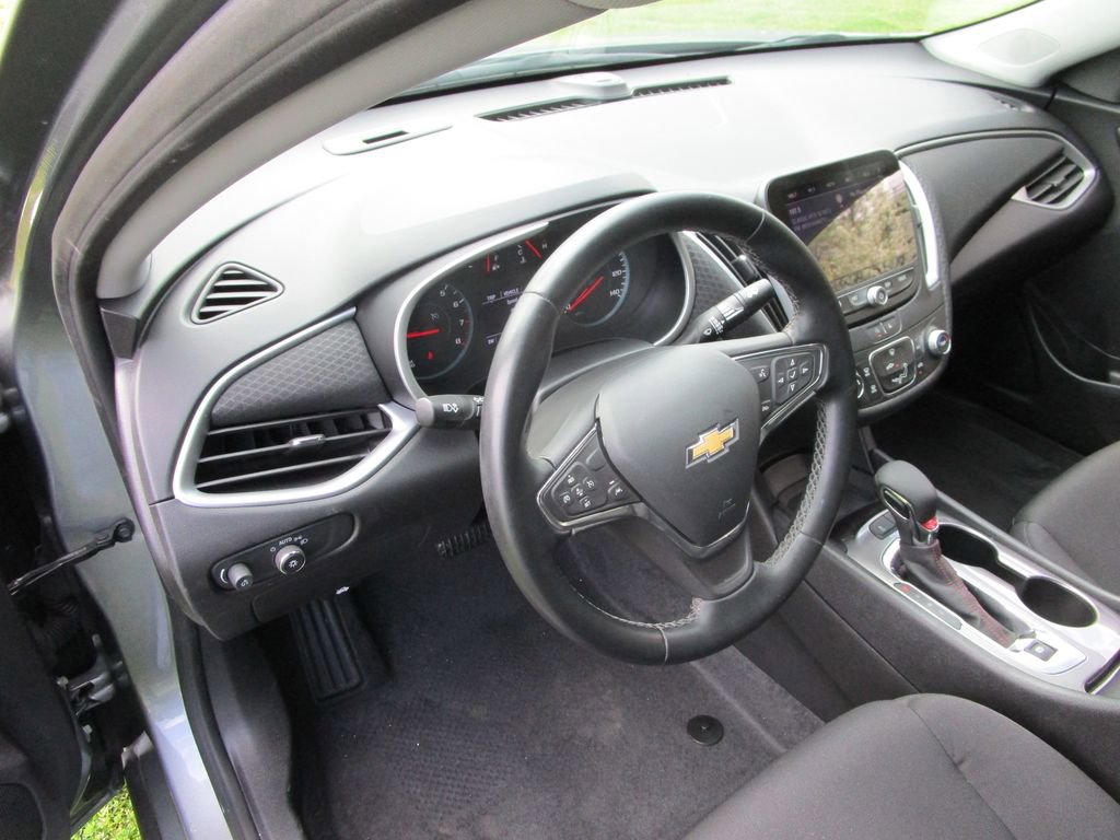 Used 2024 Chevrolet Malibu RS image 17