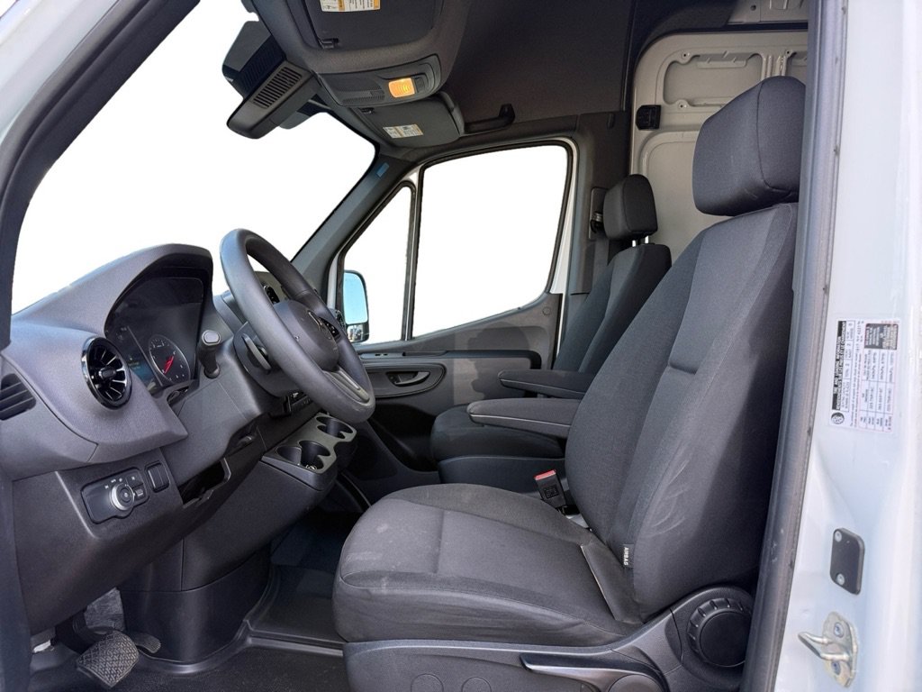 Used 2024 Mercedes-Benz Sprinter 3500 image 9