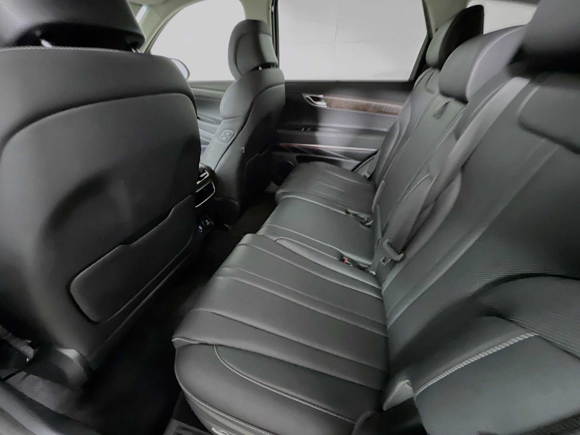 Used 2024 Genesis GV80 2.5T AWD/4WD image 29