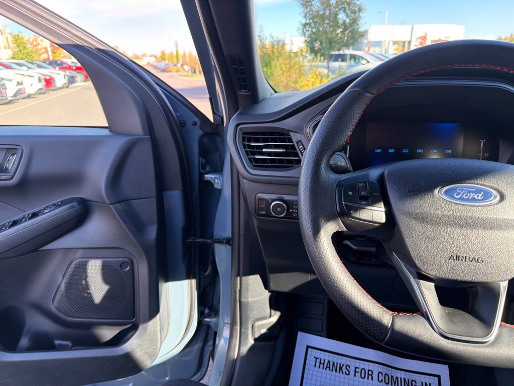 Used 2025 Ford Escape ST-Line Select AWD/4WD image 26