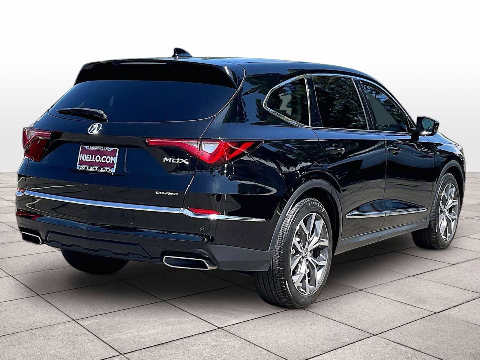 Used 2024 Acura MDX SH-AWD w/ Technology Package image 15