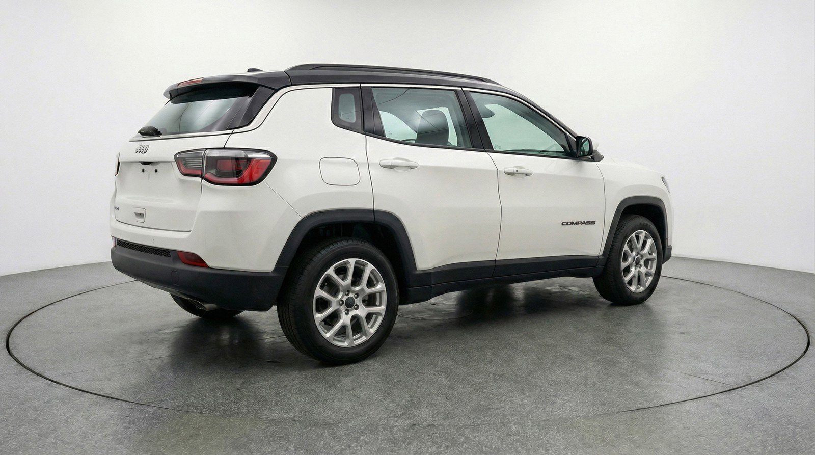 Used 2025 Jeep Compass Limited image 9