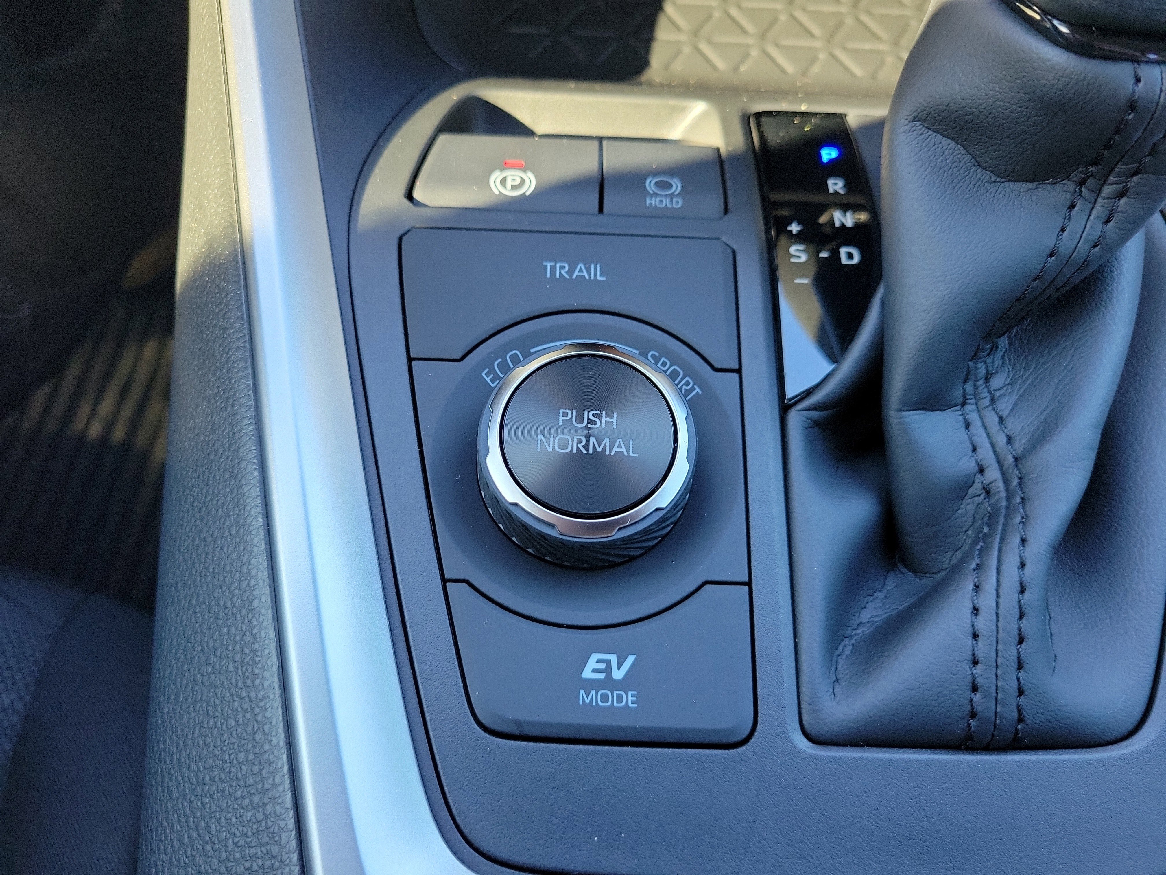 New 2025 Toyota RAV4 XLE w/ Convenience Package image 27