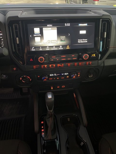 Used 2025 Nissan Frontier PRO-4X w/ Black Accent Package image 19