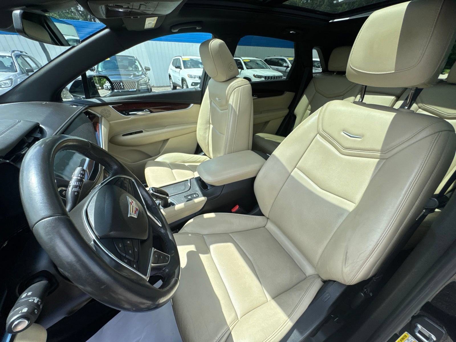 Used 2018 Cadillac XT5 Premium Luxury FWD image 16