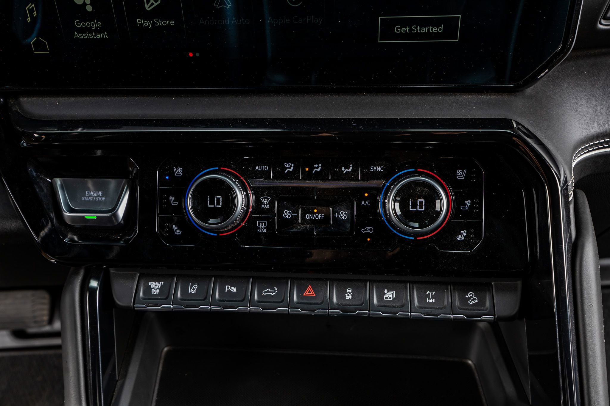 Used 2024 GMC Sierra 2500 AT4X image 27