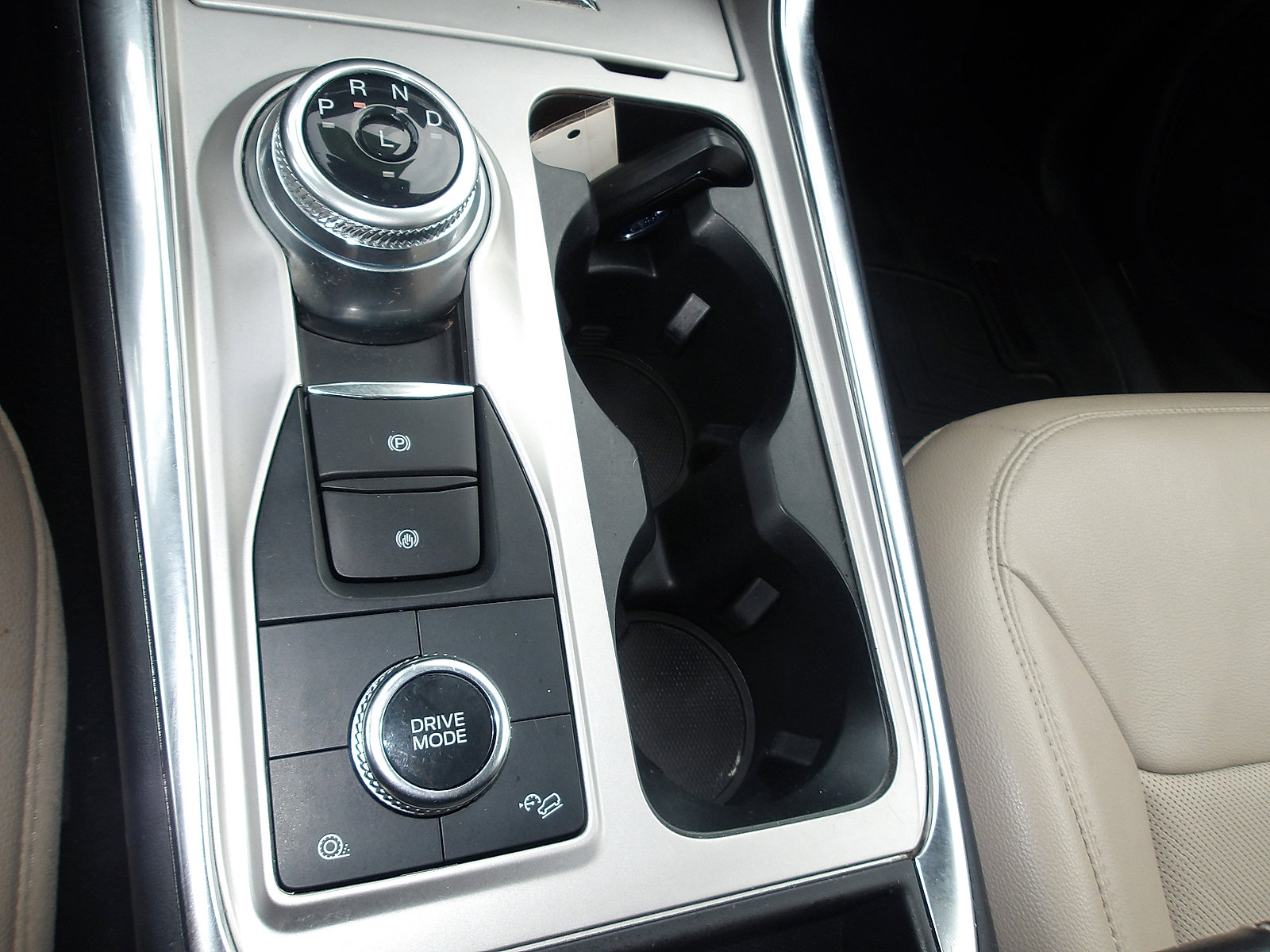 Used 2023 Ford Explorer Limited image 23