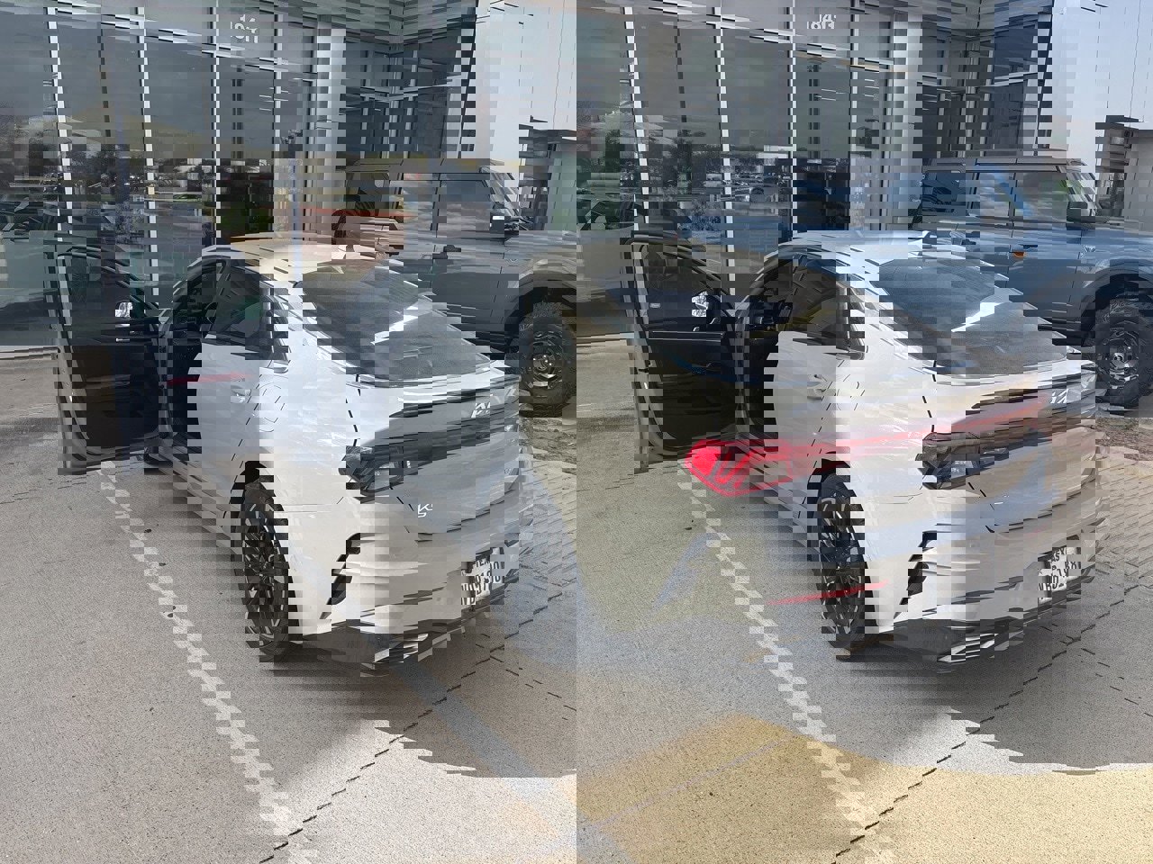 Used 2023 Kia K5 GT-Line w/ GT-Line Premium Package image 2