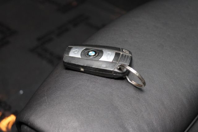 Used 2008 BMW 650i Coupe w/ Sport Pkg image 13