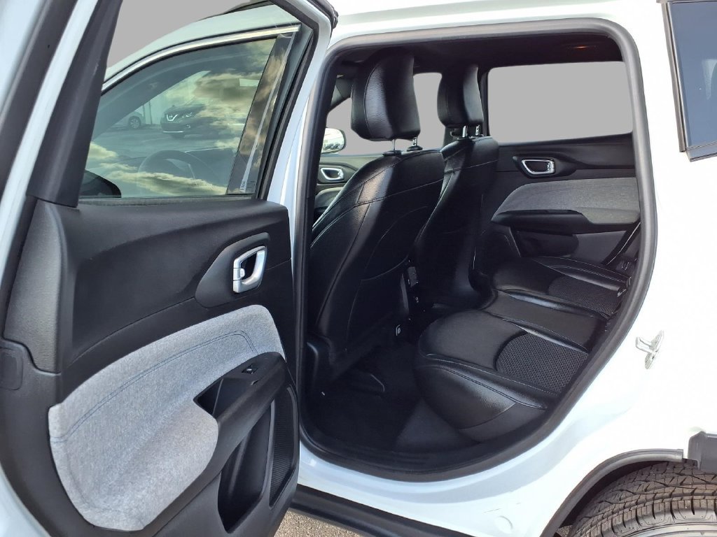 Used 2024 Jeep Compass Latitude AWD/4WD image 26