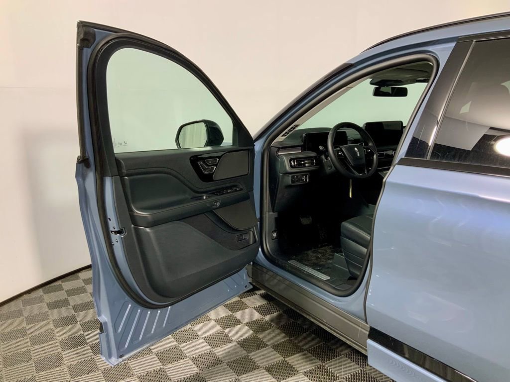 New 2026 Lincoln Aviator AWD image 20