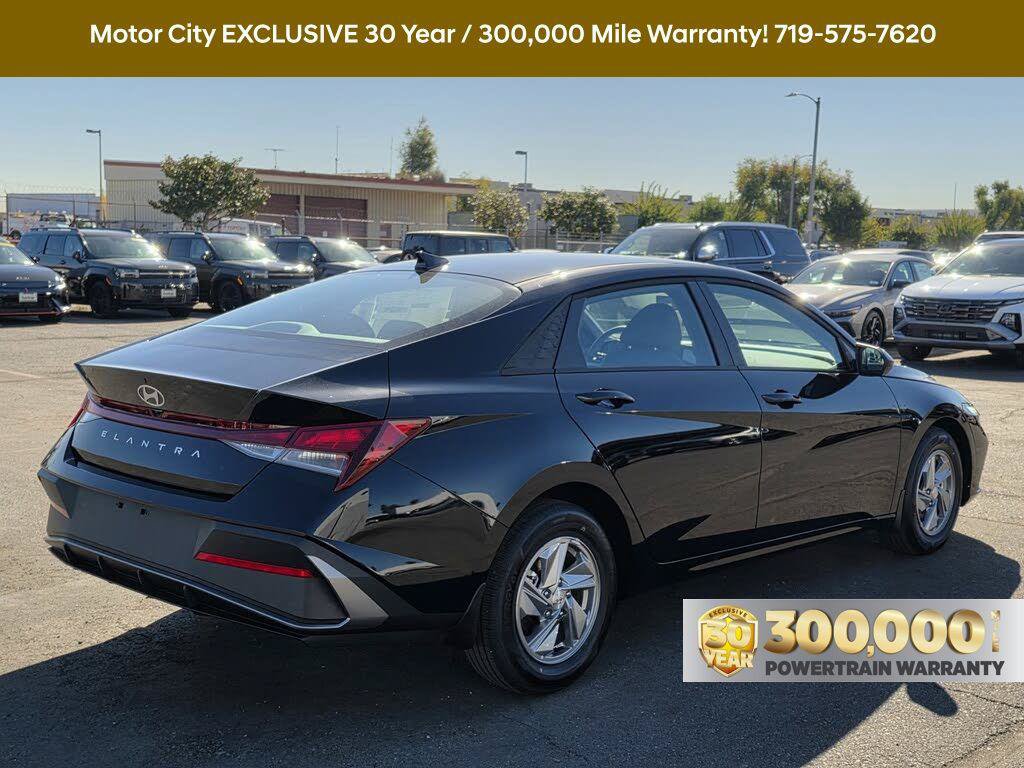 New 2026 Hyundai Elantra SE FWD image 11