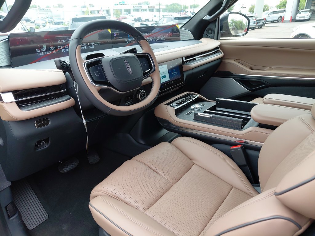 New 2026 Lincoln Navigator L Black Label AWD/4WD image 17