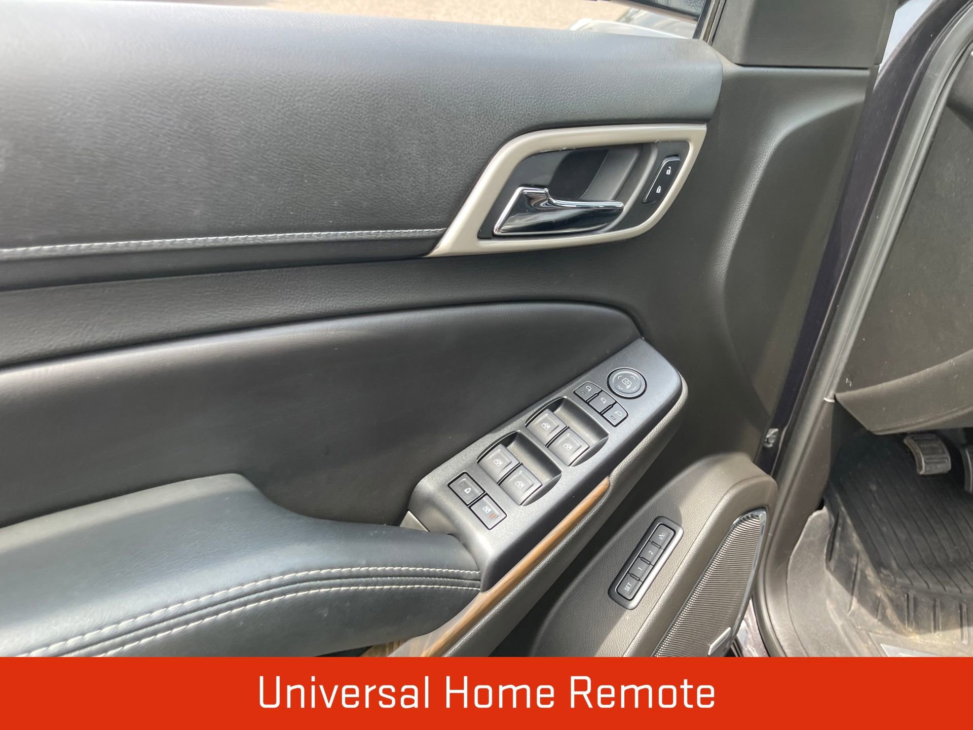 Used 2018 GMC Yukon XL Denali w/ Open Road Package AWD/4WD image 11