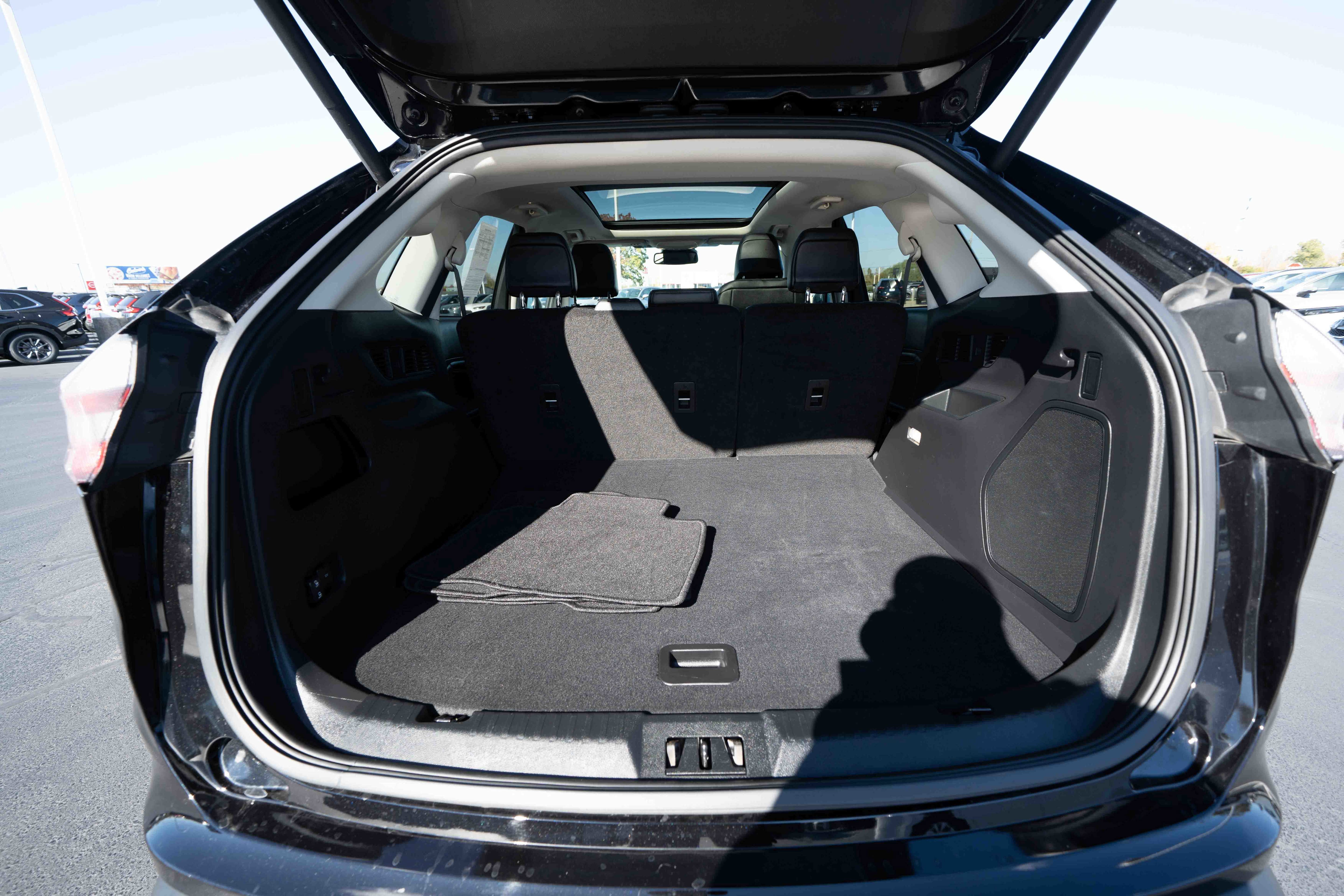 Used 2024 Ford Edge Titanium image 28