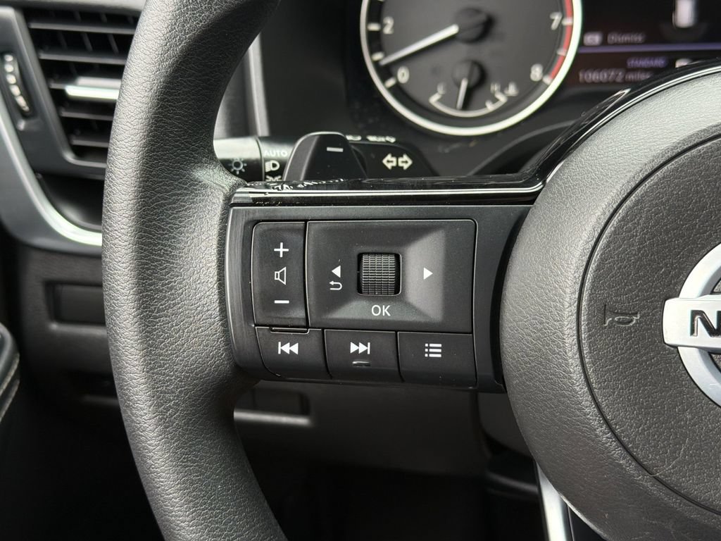 Used 2021 Nissan Rogue S FWD image 23