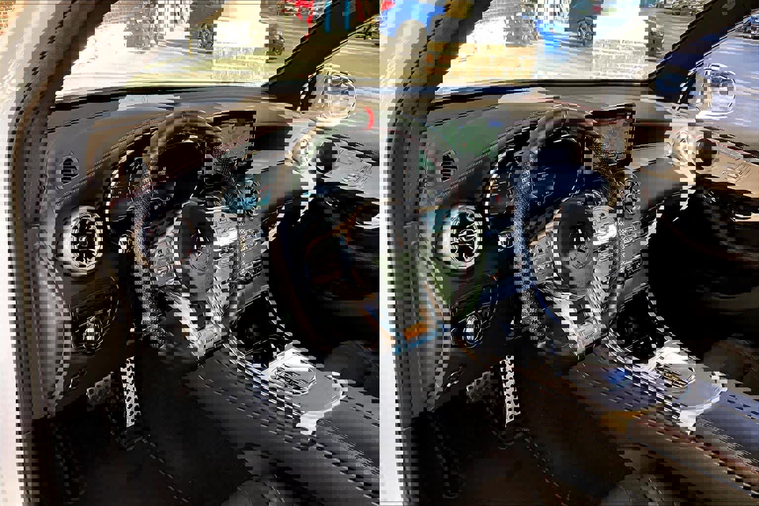 Certified 2022 Mercedes-Benz GLC 43 AMG 4MATIC image 17