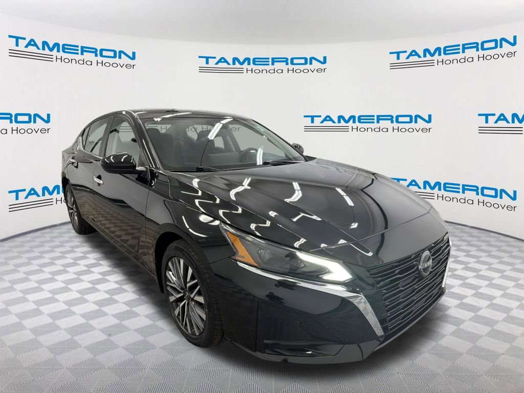 Used 2023 Nissan Altima 2.5 SV w/ SV Premium Package image 7