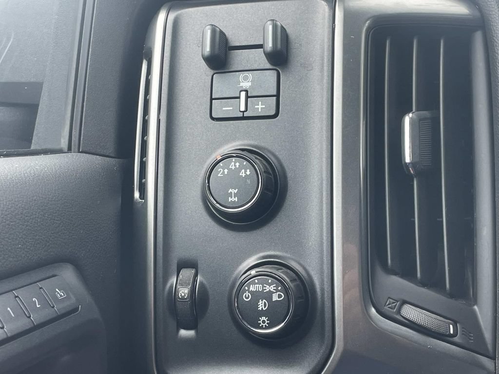 Used 2015 Chevrolet Silverado 2500 LTZ w/ LTZ Plus Package AWD/4WD image 29