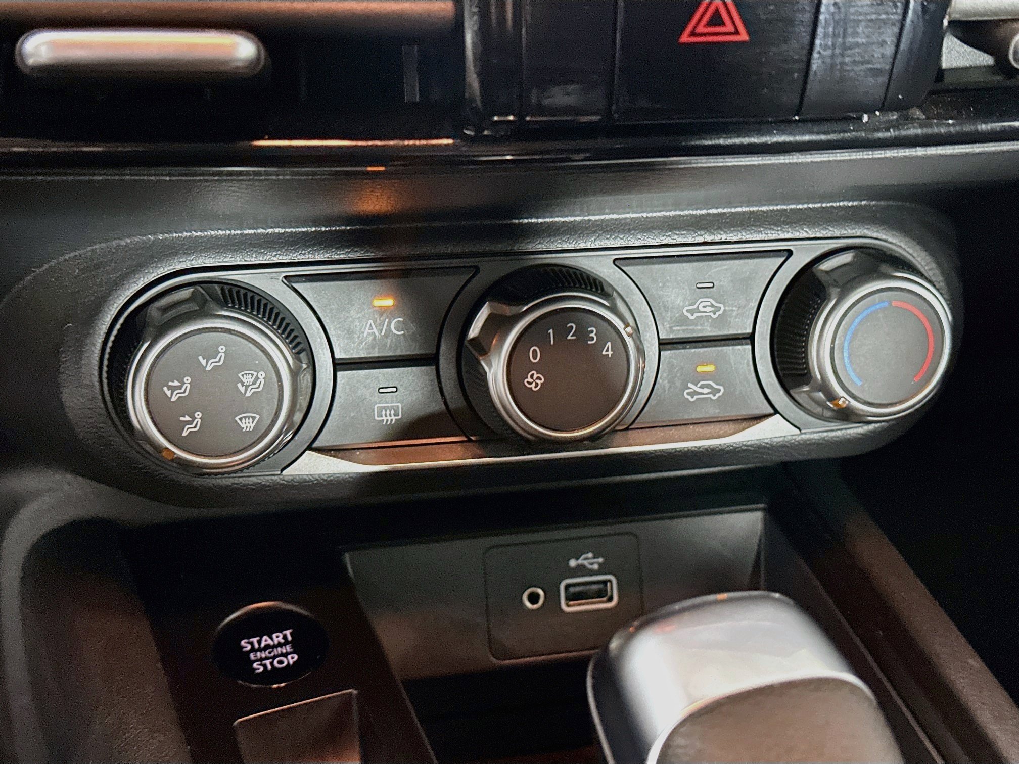 Used 2025 Nissan Kicks S AWD/4WD image 23