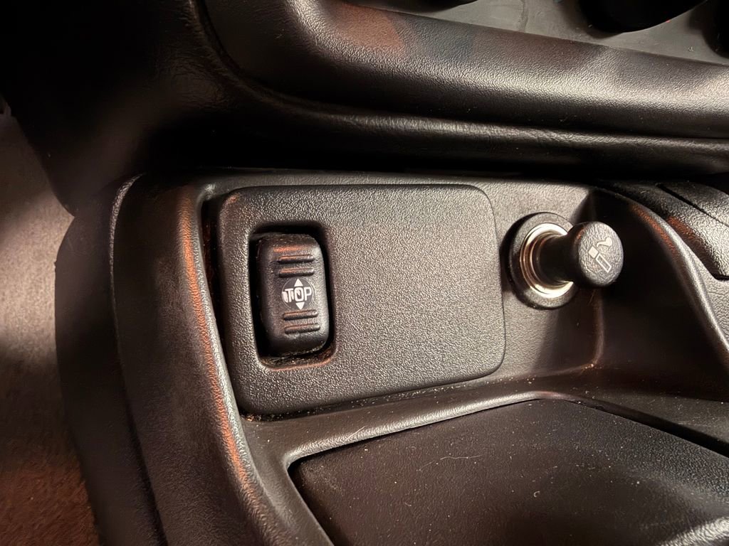 Used 2002 Chevrolet Camaro LT image 25